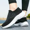 Tênis Esportivo Feminino, Sapatos de Caminhada de Verão, Sapatos Casuais Femininos, Tênis de Corrida Respirável Fly-Knit, Fornecimento Transfronteiriço de Novos Sapatos Femininos de Tamanho Grande