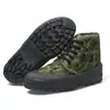 Zapatos de algodón forrados de felpa de caña alta camuflajeados zapatos de liberación para hombres y mujeres zapatos de entrenamiento para sitio de construcción al aire libre cálidos zapatos de algodón de caña alta venta directa de fábrica