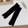 Meias de Seda de Amora Cor Sólida para Primavera e Verão Meia de Dois Dedos Estilo Coreano Simples Versátil Meia com Separação nos Dedos Babados Leve Respirável Meia de Cano Médio Feminina