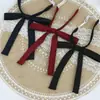 Pajaritas Originales JK Sin Golpes TR Color Sólido Pequeñas de Mango Largo Colgantes de Oreja Flor de Cuello de Mujer Uniforme Escolar Flor Todo Fósforo Cosa Pequeña