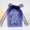 Laser oco janela flor caixa de doces gelo pérola branca folhas de casamento pequena flor caixa de chocolate Zhejiang atacado em estoque