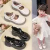Zapatos de Cuero para Niñas 2026 Primavera y Otoño Nuevo Estilo Nueva Tendencia China Moda Zapatos Negros de Rendimiento Suela Suave Zapatos de Princesa para Niños