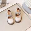 Sapatos Pequenos de Couro para Meninas Pretos 2025 Primavera & Outono Novos Sapatilhas Estilo Britânico Sola Macia Sapatos de Princesa para Crianças Sapatos de Performance