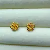 Aretes de botón de camelia esmerilada de plata de ley para mujer, aretes de nicho de estilo chino nuevo de alta gama, nuevo modelo de venta caliente 2025 925