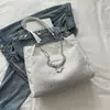 Bolsa Tote de Gran Capacidad para Estudiantes Mujeres, Adecuada para Clase y Trayectos, Diseño de Nicho a la Moda, Bolso de Hombro Casual