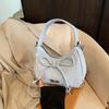 Bolso de Diseño Nicho Único para Mujer 2025 Nuevo Verano Bolso Cruzado Versátil Bolso de Mano Exquisito Bolso Tote Pequeño Súper Popular