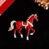 Broche de Caballo de Tela Roja para Mujer, Modelo Nuevo para el Año del Caballo, Adecuado para Decorar Suéteres y Bufandas, Accesorio de Pin