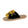 Chinelos casuais, sapatos quentes, cor sólida, sola macia, pelúcia floral, uso doméstico, chinelos de algodão antiderrapantes para mulheres, novo modelo de sola plana 2026