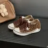 Novedades Otoño 2026 Zapatos Ocultos para Mujer que Aumentan la Altura Zapatos de Lona con Suela Gruesa Retro para Personas Bajas Zapatos Deportivos Casuales Zapatos de Entrenamiento Alemanes