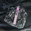Encendedor moderno, compacto, de colores frutales, de color degradado, creativo, personalizado, portátil y duradero - un regalo perfecto para tu novio