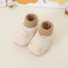 Nueva colección de invierno: calcetines de algodón coloridos y zapatos para bebés y niños pequeños, con un diseño grueso y cálido, suelas antideslizantes y suelas suaves, perfectos para aprender a caminar. Disponible ahora