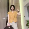 Camisa sin mangas de cuello en V estilo coreano 2026 para mujer, nuevo estilo de verano, adelgazante, holgada, camisa corta