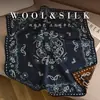 2026 Novo Estilo Estilo Old Money Lenço de Seda e Lã de 65cm para Mulheres, Lenço de Seda e Lã Outono e Inverno com Toque de Luxo, Lenço de Pescoço