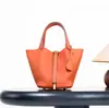 Bolsa Cesta de Vegetais Clássica de Couro Bovino de Primeira Camada Personalizada de Fábrica, Bolsa Saco de Couro Genuíno de Alta Qualidade, Bolsa de Mão Versátil para Exportação