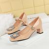 6292-K90 Sapatos Mary Jane estilo Europeu e Americano feminino salto grosso boca rasa quadrado couro patente brilhante strass sapato único feminino