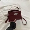 Estilo Novo Outono 2026 é uma Bolsa de Mão Simples e Fashion com Design de Fecho de Cadeado para Mulheres, Elegante, de Alto Valor, Bolsa Transversal Estilosa