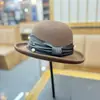Nuevo Sombrero de Pescador Francés de Lana con Borde Enrollado para Otoño e Invierno con Malla de Perlas, Elegante Sombrero de Regalo para Socialité