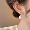 Pendientes de Moda Aguja de Plata Forma de Gota Perla de Imitación Temperamento Celebridad de Internet Pendientes para Viajar Pendientes de Perla de Imitación Atmosféricos de Alto Brillo