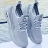 Primavera Old Beijing Cloth Shoes Sapatos Masculinos Sapatos Casuais Masculinos Meia-idade e Idosos Malha Respirável Tênis Sapatos de Caminhada para Idosos