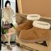 Botines impermeables, botas de nieve engrosadas 2026, zapatos de algodón de suela gruesa para mujer, estilo invierno, cálidos, antideslizantes y con forro de felpa, diseño nuevo