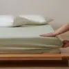 Algodón de Fibra Larga 100S Todo Algodón Sábana Bajera Cepillada Color Sólido Simple Totalmente Cerrado Cubierta de Colchón a Prueba de Polvo Dormitorio Cubierta de Cama de Algodón Puro Pieza Única
