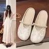 Sandalias Planas sin Cierre de Perlas Sandalias Perezosas Mules 2026 Estilo Nuevo Estilo Chanel Zapatillas Cerradas a Mediastías para Mujer