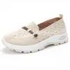 Zapatos Deportivos Casuales para Mujer de Malla Transpirable Tejido Fly de Gran Tamaño Transfronterizos, Zapatos para Caminar de Ajuste Ancho con Suela Gruesa para Exportación, Slip-On de Bloques de Color