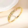 Pulseira de zircônia cravejada em cobre com duas fileiras de diamantes quadrados para mulheres, pulseira de diamantes coloridos de luxo leve europeia e americana, joias de nicho banhadas a ouro de alta qualidade para exportação
