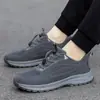 Zapatos para Mujeres Mayores Zhang Kaili, Zapatos de Malla Transpirable Otoñales para Mamá, Zapatillas Ligeras Cómodas de Suela Suave para Caminar para Personas de Mediana Edad y Mayores