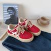 Xiaozhong Super fire red tênis feminino estilo Hong Kong retrô ins moderno all-match chique casual plataforma tênis estilo Hong Kong lona