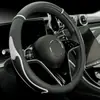 Venta al por mayor del fabricante Cubierta de Volante de Coche Costura de Cuero Película de Cuero Brillante Moda Deportiva Cubierta de Manija Interior de Coche Transfronteriza