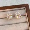 Aretes Minimalistas Únicos y Sofisticados con un Diseño Cuadrado Saturno, Versátiles y Elegantes