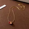 Acero de Titanio Ágata Roja con Cuentas Colgante de Granada con Goteo de Aceite Collar para Mujer Cadena de Suéter de Lujo Accesible Retro Accesorios de Diseño de Nicho