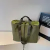 Bolsa Transversal Estilo Preguiçoso Simples de Cor Pura Nicho de Alto Padrão para Mulheres Casual Leve para Compras Diárias Bolsa Tote de Grande Capacidade
