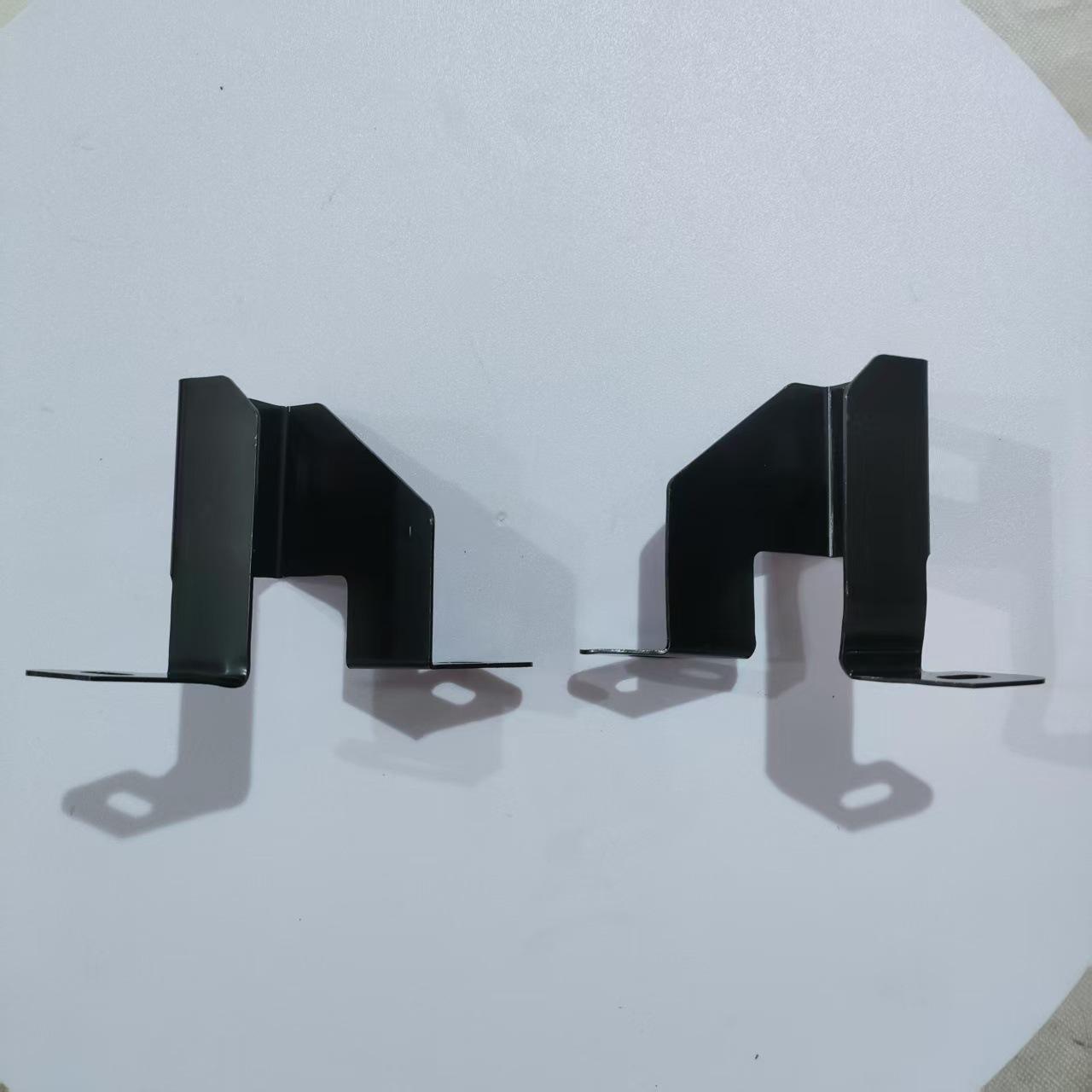 11卡宴叶子板支架.3