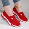 Zapatos para Mujer, Zapatos Casuales Nuevos, Zapatos de Moda para Mujer, Zapatos de Tela Transpirables de Viejo Pekín, Fabricantes Transfronterizos, Zapatos de Madre