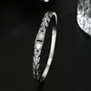 Pulsera de Mano Personalizada de Zirconia Micro-Pavé con Electrochapado de Oro Real para Mujer, Pulsera de Uñas de Mariposa con Letra H de Alta Gama, Pulsera de Lujo Accesible