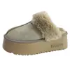 Botas de Nieve Melanoides de Suela Gruesa Pantuflas con Cubre-cabeza para Mujer 2026 Otoño/Invierno Bloques de Color Felpa Adicional Cálidas para Exteriores Pantuflas Medias Peludas Perezosas