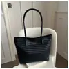 Bolsa de ombro tecida estilosa de outono e inverno, grande capacidade, estilo retrô, nova moda 2026, bolsa de mão versátil para trabalho e deslocamento