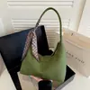 Bolso de Terciopelo Gamuzado para Mujer 2026 Nuevo Estilo Tendencia Otoño Retro Milanés Bolso Tote para el Trabajo Bolso de Hombro de Gran Capacidad