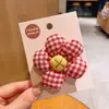 Grampo de Cabelo Girassol Fofo Preenchido com Algodão Estilo Coreano Flor de Cinco Pétalas Presilha Versátil para Meninas Acessório de Cabelo Flor Tridimensional