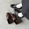 Zapatos de Cuero Estilo Británico con Hebilla Cuadrada de Cuero Lavado 2026 Primavera Tacón Bajo Punta Redonda Cuero Genuino Zapatos de Corte Bajo Individual para Mujer