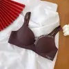Sutiã Simples com Estampa de Letras para Estudante, Sutiã Peça Única Estilo Britânico para Meninas com Seios Pequenos, Sutiã Push-Up Sem Aro
