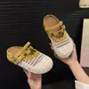 Novidade de Verão Sapato Birkenstock Respirável de Malha Versátil com Bolinhas Versão Coreana Tamanco Slip-On de Solado Grosso Duas Vias 2026