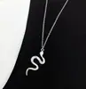 Collar de Serpiente de Comercio Transfronterizo Europeo y Americano para Hombres y Mujeres Colgante de Serpiente para Parejas Cadena para Suéter con Colgante de Serpiente Versátil Retro