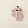 Guantes de dedo de otoño e invierno para niños y niñas, con bloques de color y etiqueta en inglés, guantes de cinco dedos cálidos y a prueba de frío para viajes al aire libre