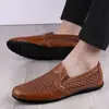 Zapatos para Hombre Venta al por Mayor Transfronteriza 2025 Verano Nuevo Estilo Cómodos y Transpirables Zapatos Casuales de Moda Tendencia Slip-On Zapatos de Cuero de Negocios