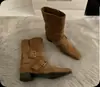 Otoño e Invierno 2026 Nuevo Diseño de Nicho Botines Cortos Versátiles Retro Franceses Botas Vaqueras de Punta Cuadrada Pequeña Botas de Media Caña Botas de Mujer
