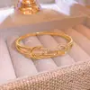 Pulsera de corazón de doble capa hueca para mujer, con un diseño único y elegante con detalles de corazón de circonita cúbica, una pieza moderna y de moda para el lujo transfronterizo