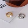 Marka estilo francês luz luxo nicho design imitação Pearl Ring titânio aço chapeado 18K ouro Internet celebridade empilhado anel de comida para as mulheres